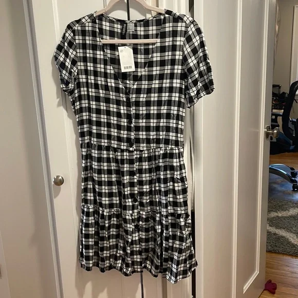 H&M | Dresses | Black And White Hm Short Sleeve Plaid Dress Size S |  Poshmark
